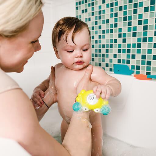 BBLUV Krab: The Baby Bath Toy and FLOATING  Water Thermometer for Baby BATH